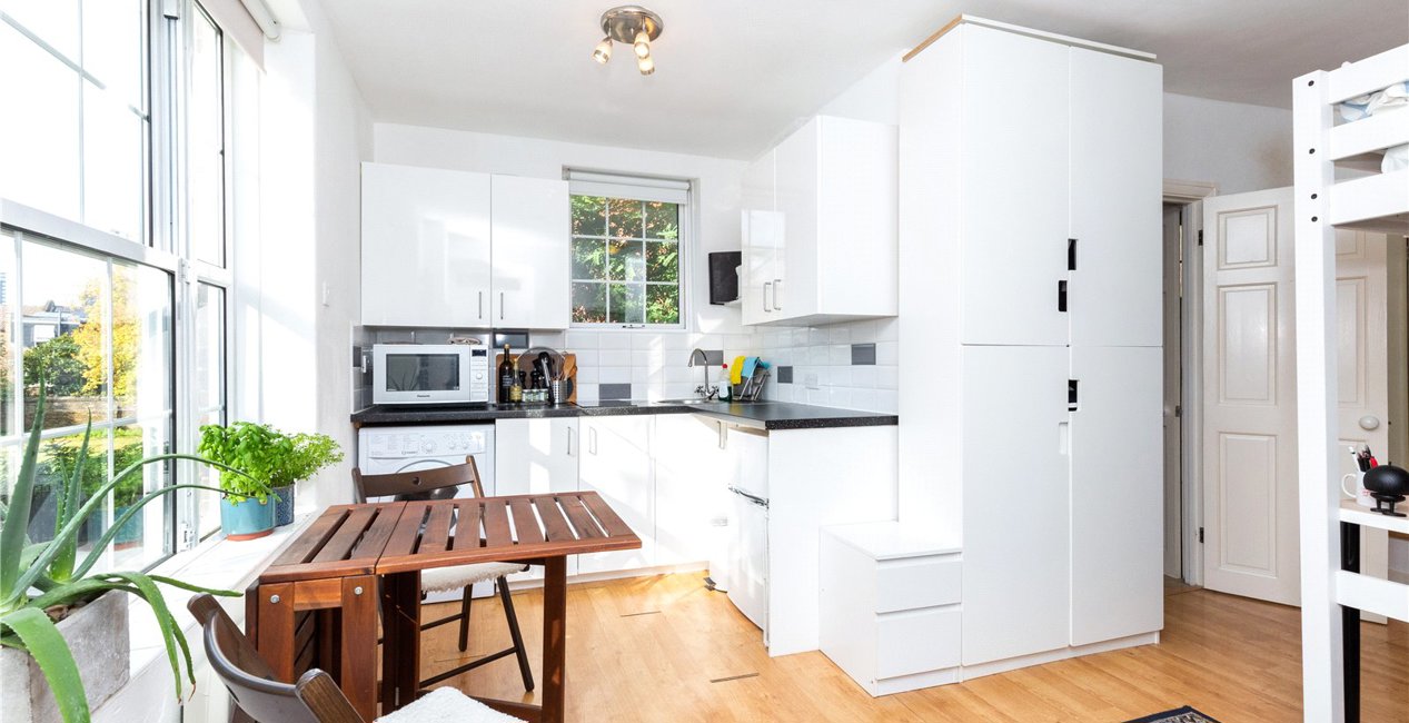 101a Twyford House