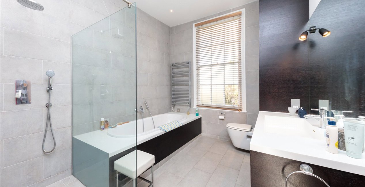 Master En-Suite