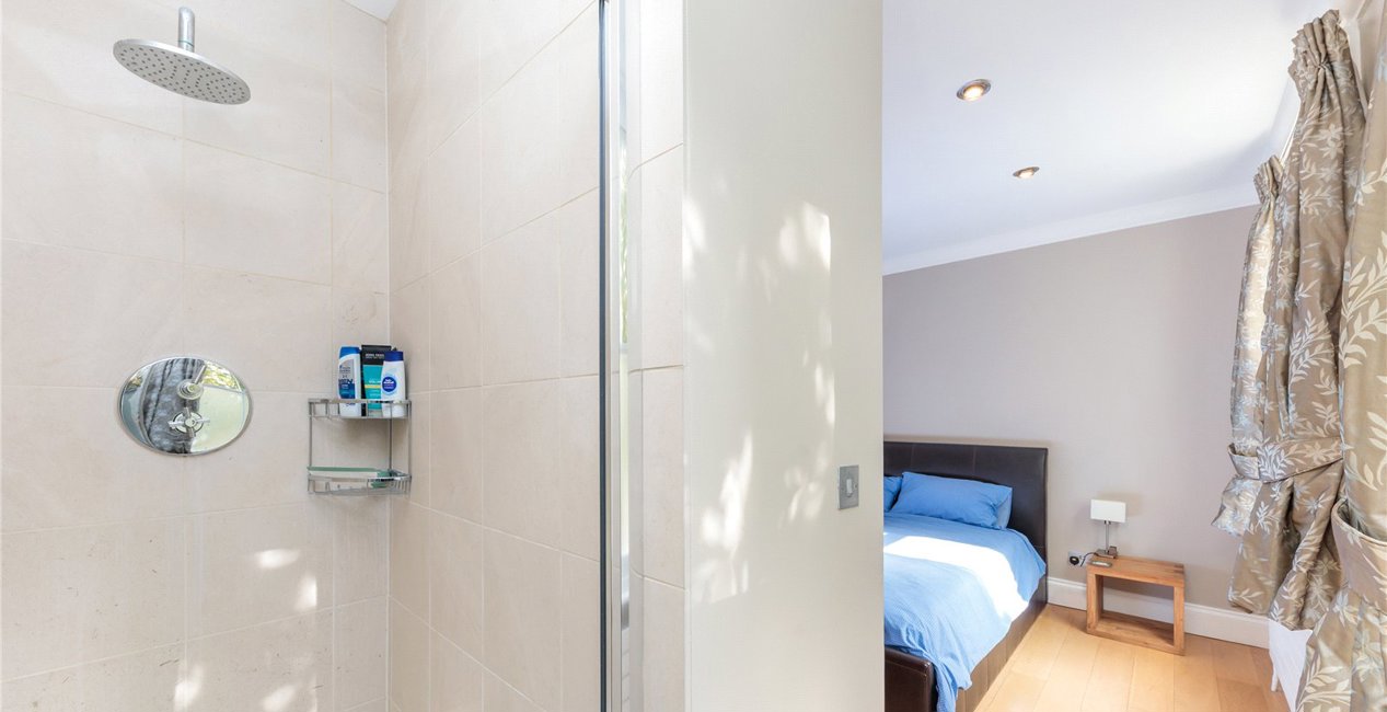 Shower Second Bed