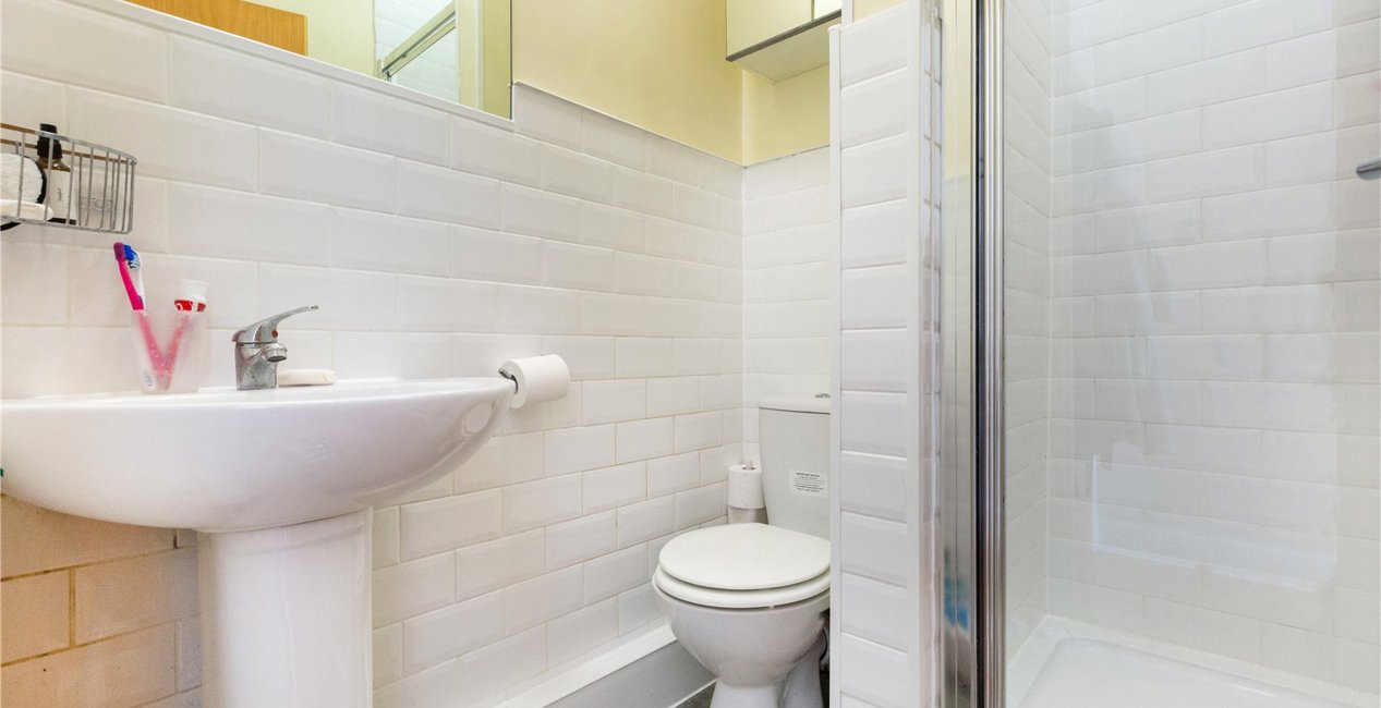Shower En-Suite