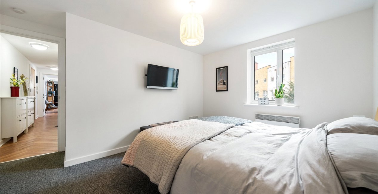 Large Bedroom